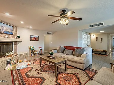 1835 E Concorda Dr