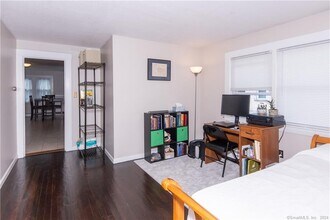 29 Maplewood Ave in West Hartford, CT - Building Photo - Building Photo