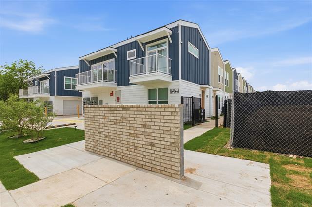property at 2925 Spruce Valley Ln