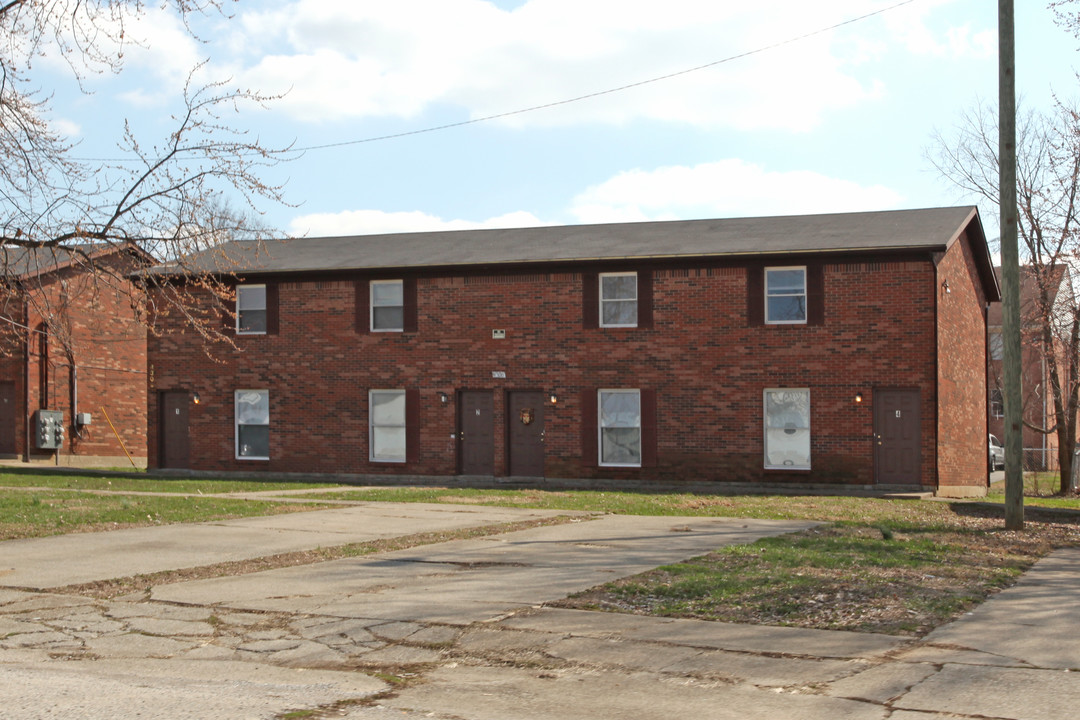 4306 Norfolk Dr in Louisville, KY - Building Photo