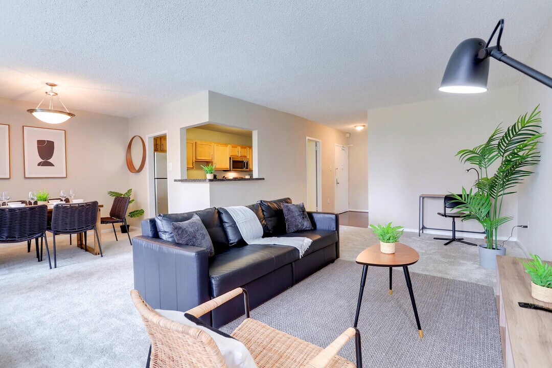 1515 Richmond Hwy in Arlington, VA - Building Photo