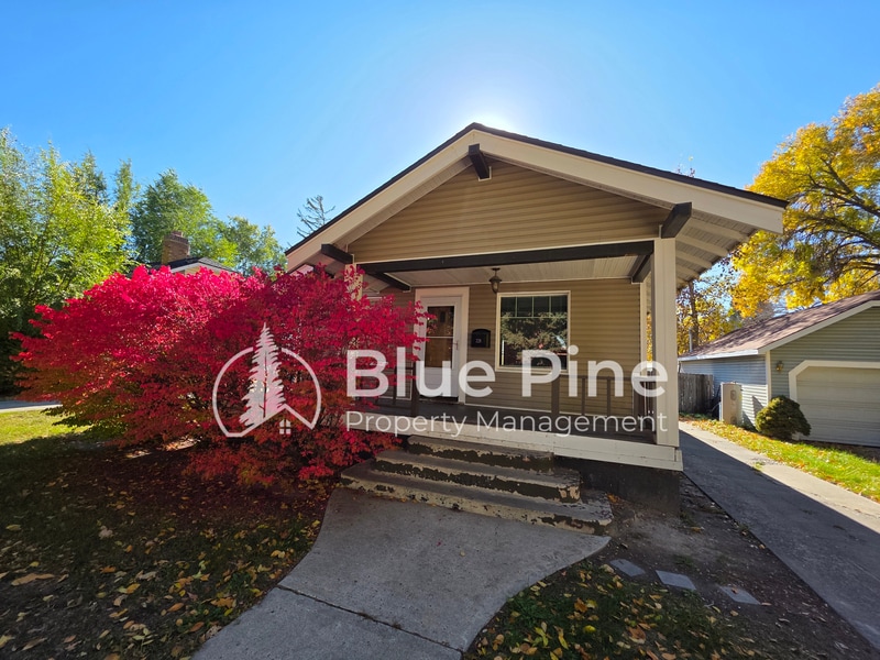 328 11th St in Idaho Falls, ID - Building Photo
