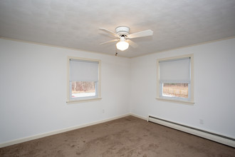 Willow Park Apartments in Salem, NH - Building Photo - Interior Photo