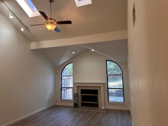 105 Koloiki Ln in Bastrop, TX - Building Photo - Building Photo