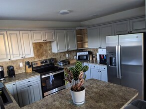 164 NW 71st St, Unit 164 in Miami, FL - Building Photo - Building Photo