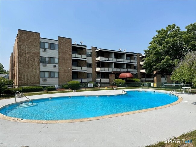 157 Bull Hill Ln in West Haven, CT - Building Photo - Building Photo