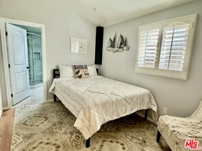 207 Avenue C in Redondo Beach, CA - Foto de edificio - Building Photo