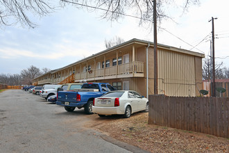 Stonebridge Apartments in Bethany, OK - Building Photo - Building Photo