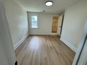 41 Marinus St, Unit #2 in Rochelle Park, NJ - Building Photo - Building Photo