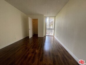 525 S Ardmore Ave in Los Angeles, CA - Building Photo - Building Photo