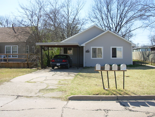 208 NW 14th St in Lawton, OK - Building Photo - Building Photo