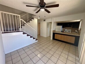 6246 SW 131st Pl in Miami, FL - Foto de edificio - Building Photo