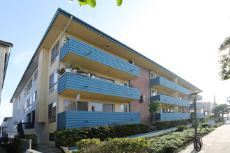 Oceana Apartments in Venice, CA - Building Photo - Building Photo