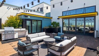 2000 Ardent Way in Alameda, CA - Building Photo - Building Photo