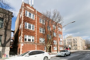 1606 W Berwyn Ave, Unit M742 Apartments