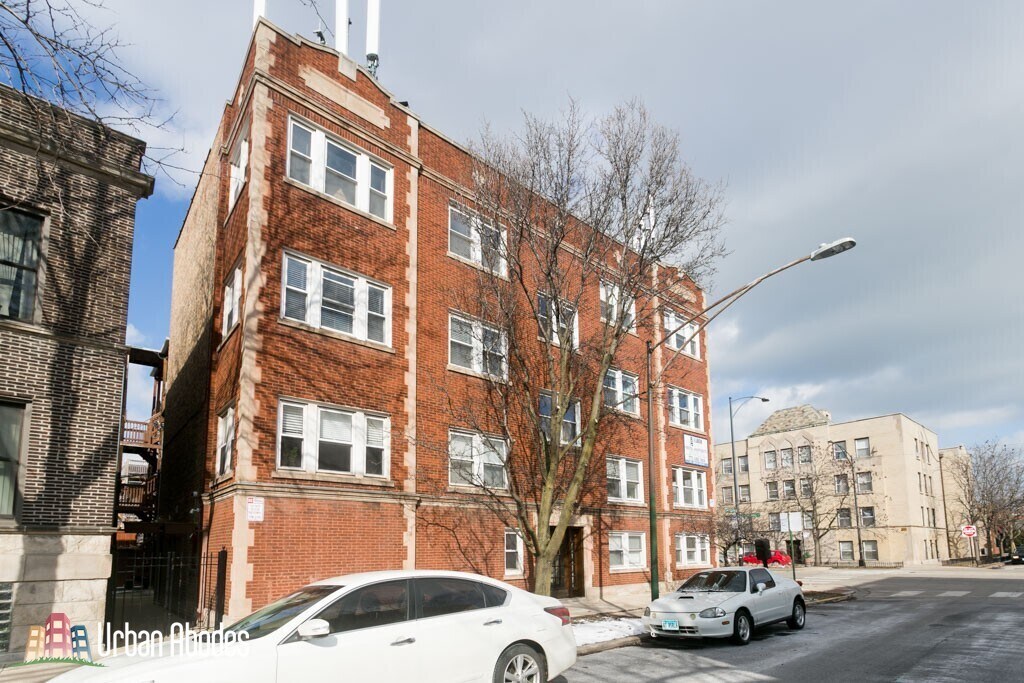 1606 W Berwyn Ave, Unit M742 in Chicago, IL - Foto de edificio