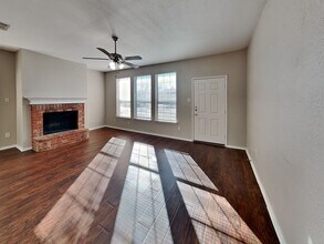 1005 McKavett Dr in Fort Worth, TX - Building Photo - Building Photo