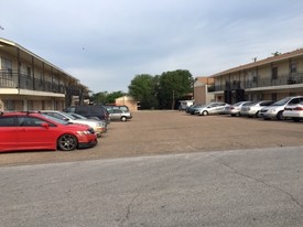 College Park Apartments in Killeen, TX - Foto de edificio - Building Photo