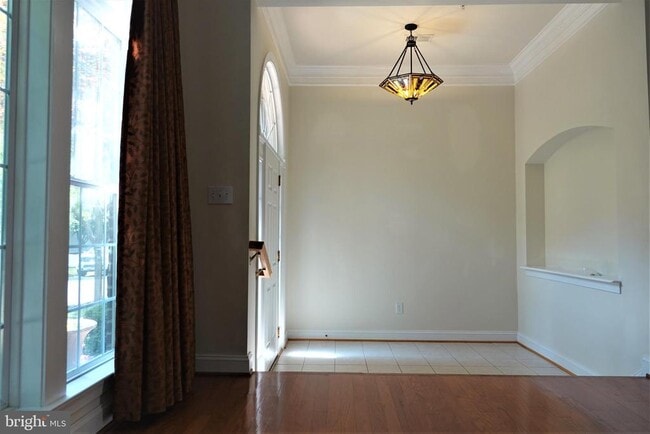 property at 1115 Crestfield Dr