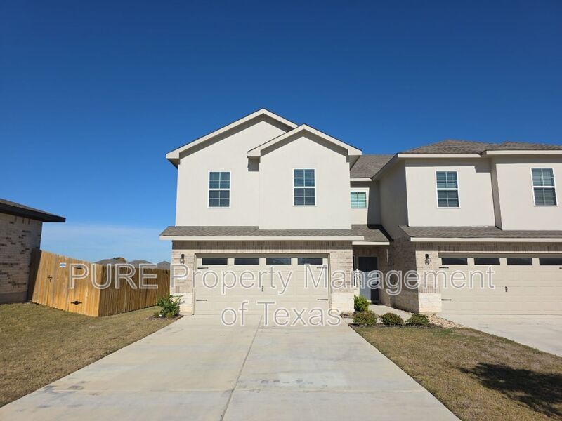 18612 Cremello Dr in Manor, TX - Building Photo