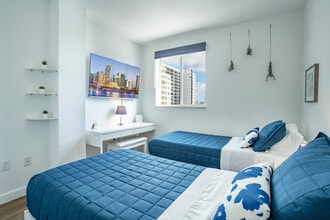 2280 SW 32nd Ave in Miami, FL - Building Photo - Building Photo