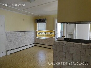 103 Halifax St in Winslow, ME - Building Photo - Building Photo