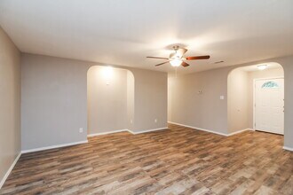 812 Lynne Ln in Burleson, TX - Building Photo - Building Photo