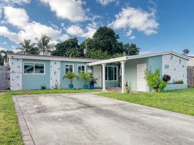 7160 Liberty St in Hollywood, FL - Building Photo - Building Photo