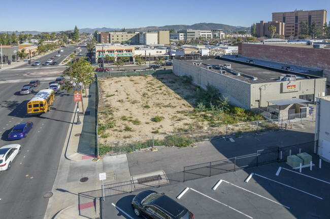 101 Main St in El Cajon, CA - Foto de edificio - Building Photo