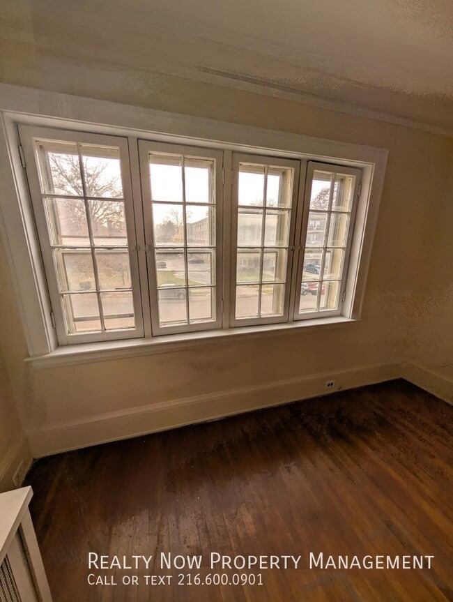 property at 2453 Overlook Rd