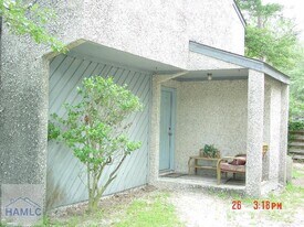 1065 Kelly Dr in Hinesville, GA - Building Photo