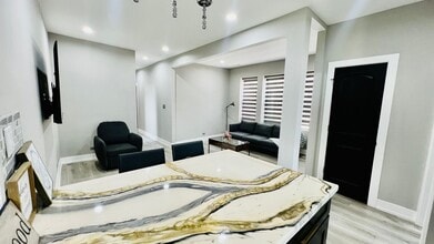 1863 S Karlov Ave in Chicago, IL - Foto de edificio - Building Photo