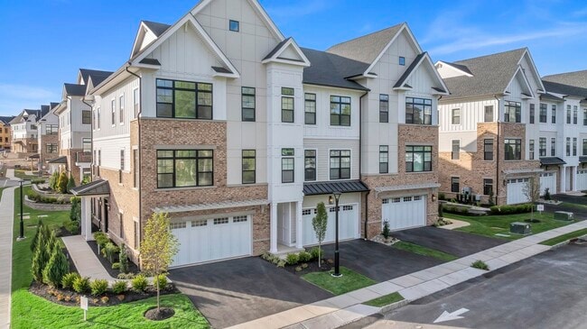 9 SCENIC Ter in Englewood Cliffs, NJ - Building Photo - Building Photo