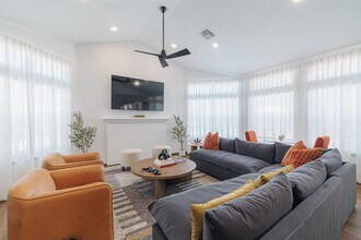 8300 El Mundo St in Houston, TX - Building Photo - Building Photo