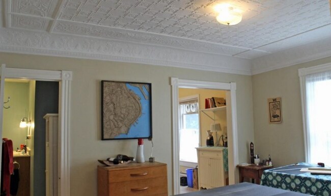 22 Phillips St, Unit 4 in Greenfield, MA - Foto de edificio - Building Photo