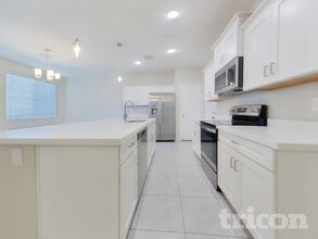 1314 N Parkcrest, Unit 305 in Mesa, AZ - Building Photo - Building Photo