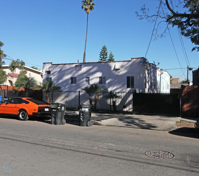 1126 Mariposa Ave in Los Angeles, CA - Building Photo