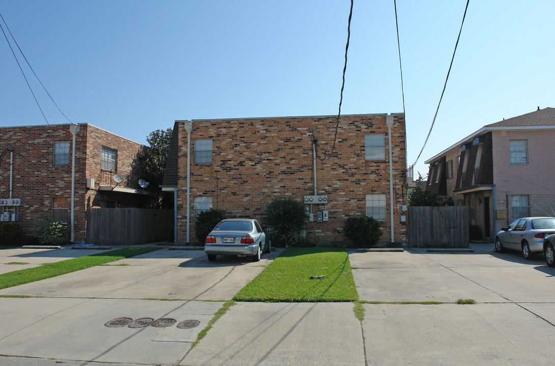 2309 Giuffrias Ave in Metairie, LA - Foto de edificio