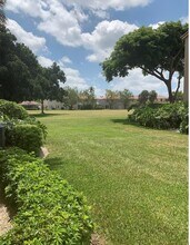 3350 Pinewalk Dr N in Margate, FL - Building Photo - Building Photo