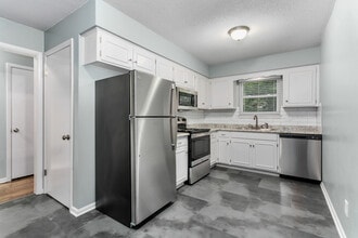 10219 W 53rd St in Merriam, KS - Building Photo - Building Photo