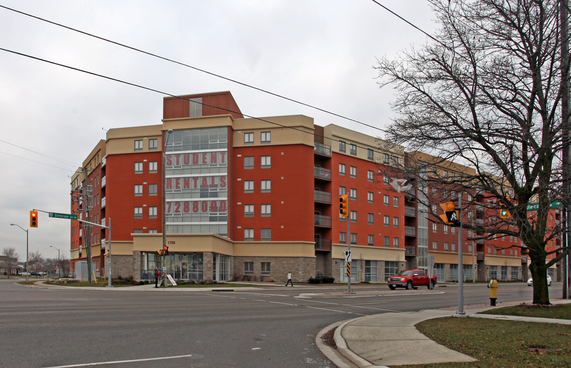 17 Hundred Simcoe North in Oshawa, ON - Building Photo