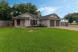 3601 Clover Ln in Deer Park, TX - Building Photo