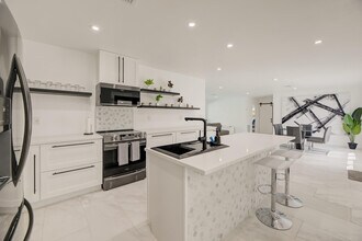 3000 NE 21st Terrace in Fort Lauderdale, FL - Building Photo - Building Photo