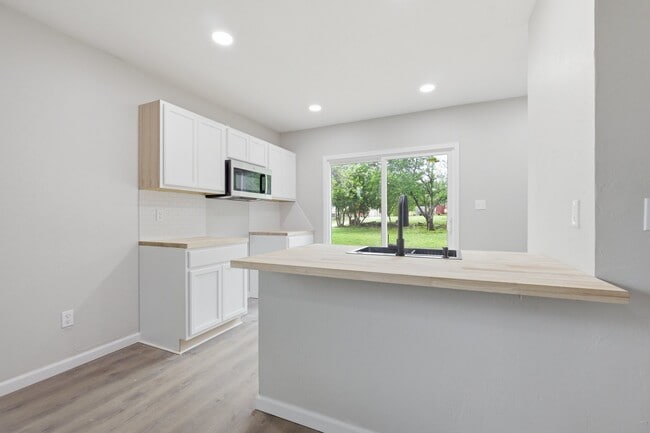 1217 S 12th St in Chickasha, OK - Building Photo - Building Photo