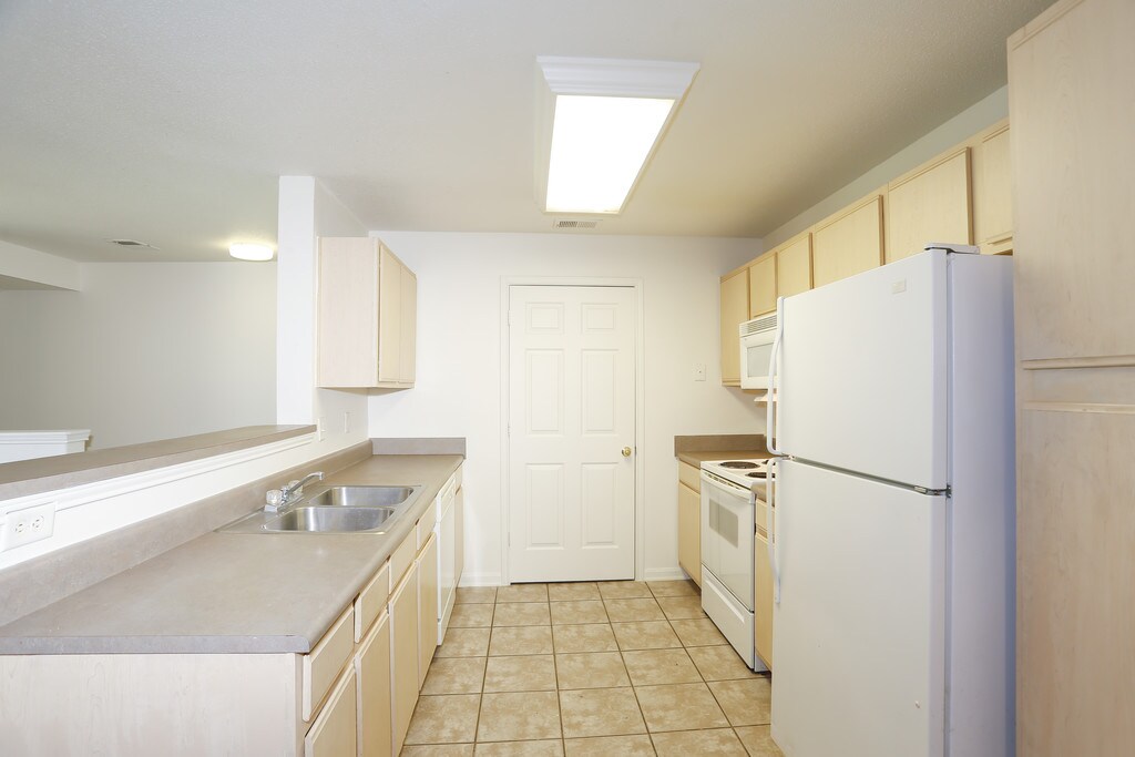 Lakewood Terrace Apartments Belton, MO Apartments
