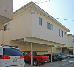 9 Apartments + 1 Non-conforming in Los Angeles, CA - Building Photo - Other