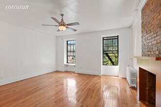 135 Adelphi St-Unit -: 2 in Brooklyn, NY - Foto de edificio - Building Photo