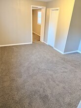 2703 Hull Ave in Des Moines, IA - Building Photo - Building Photo