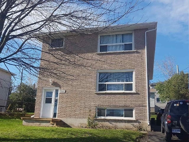 672 Division St in Kingston, ON - Building Photo