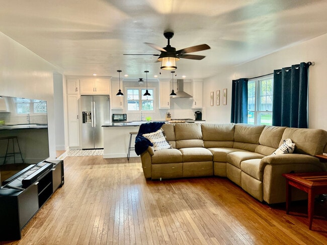 property at 1600 5th St